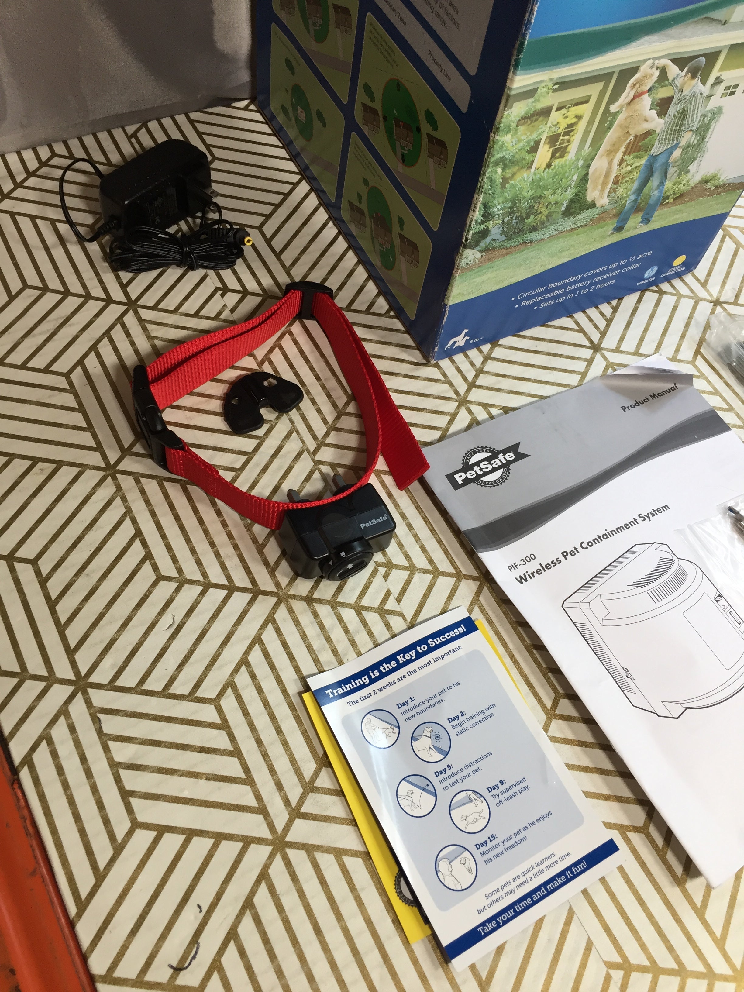 PetSafe Wireless Pet Fence - Covers up to 1/2 Acre for dogs 8lbs+ Tone/Static (8112442736878)